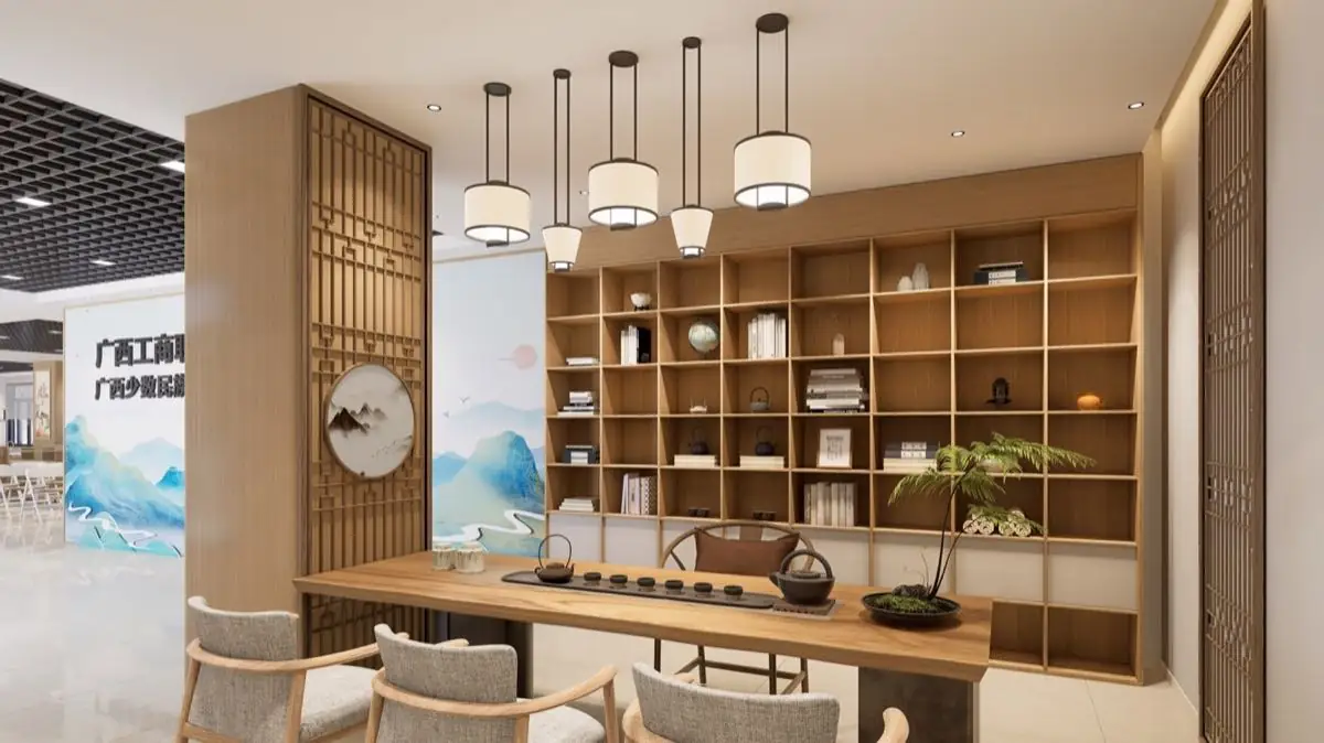 材料与工具墙让工艺步骤在日常课程中清晰可见。